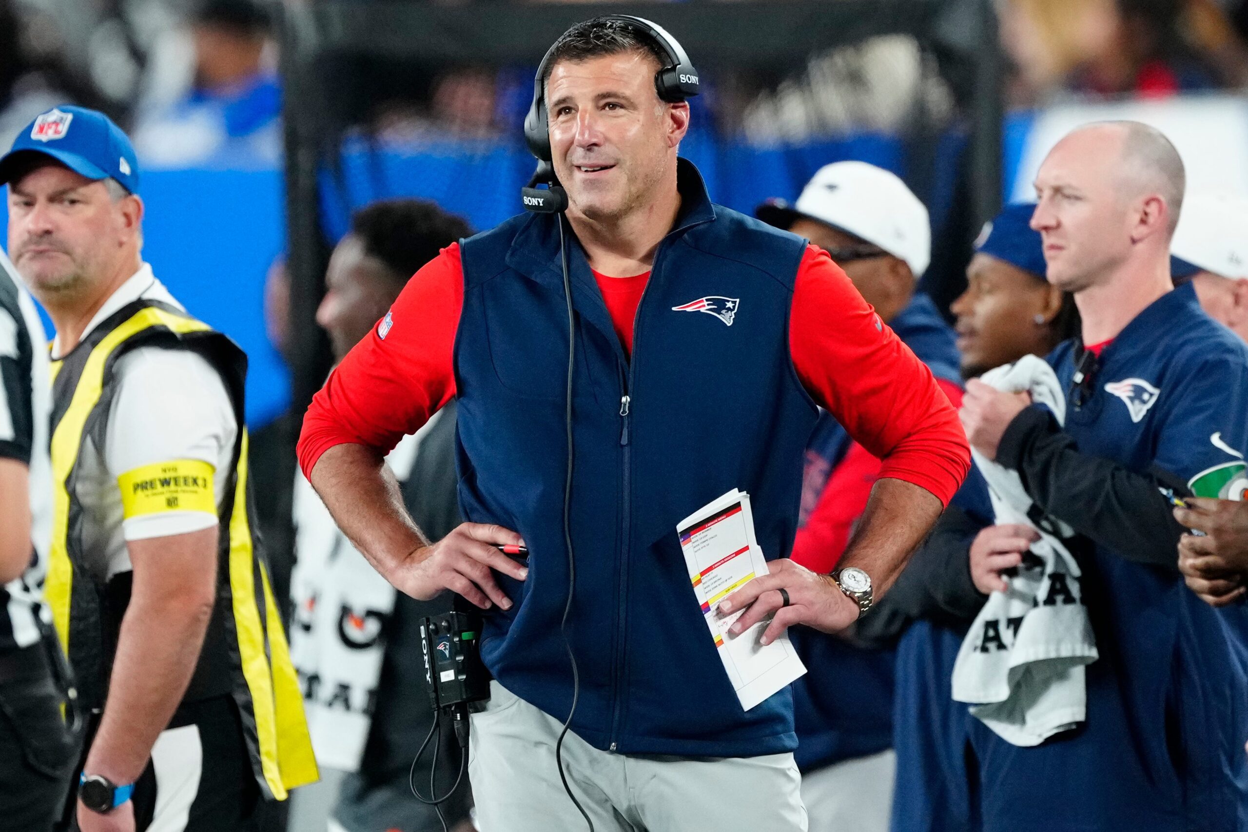 New England Patriots: Will there be a blockbuster trade before the November 4th Deadline? 3 New England Patriots, Mike Vrabel