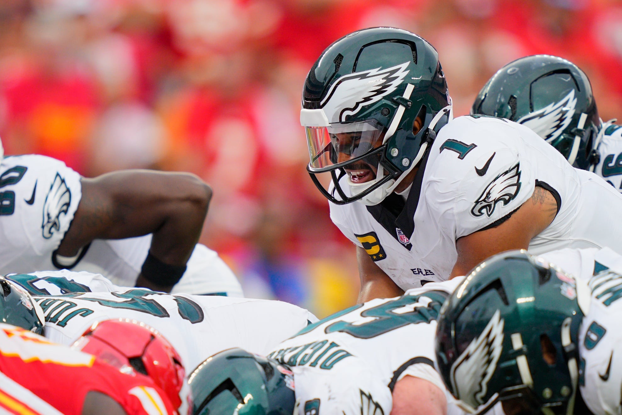 "I Can't Believe He Said That" In Victory Formation, Eagles' Jalen Hurts Lashes Out At Chiefs' Star On Hot Mic 1 "I Can't Believe He Said That" In Victory Formation, Eagles' Jalen Hurts Lashes Out At Chiefs' Star On Hot Mic - Gridiron Heroics