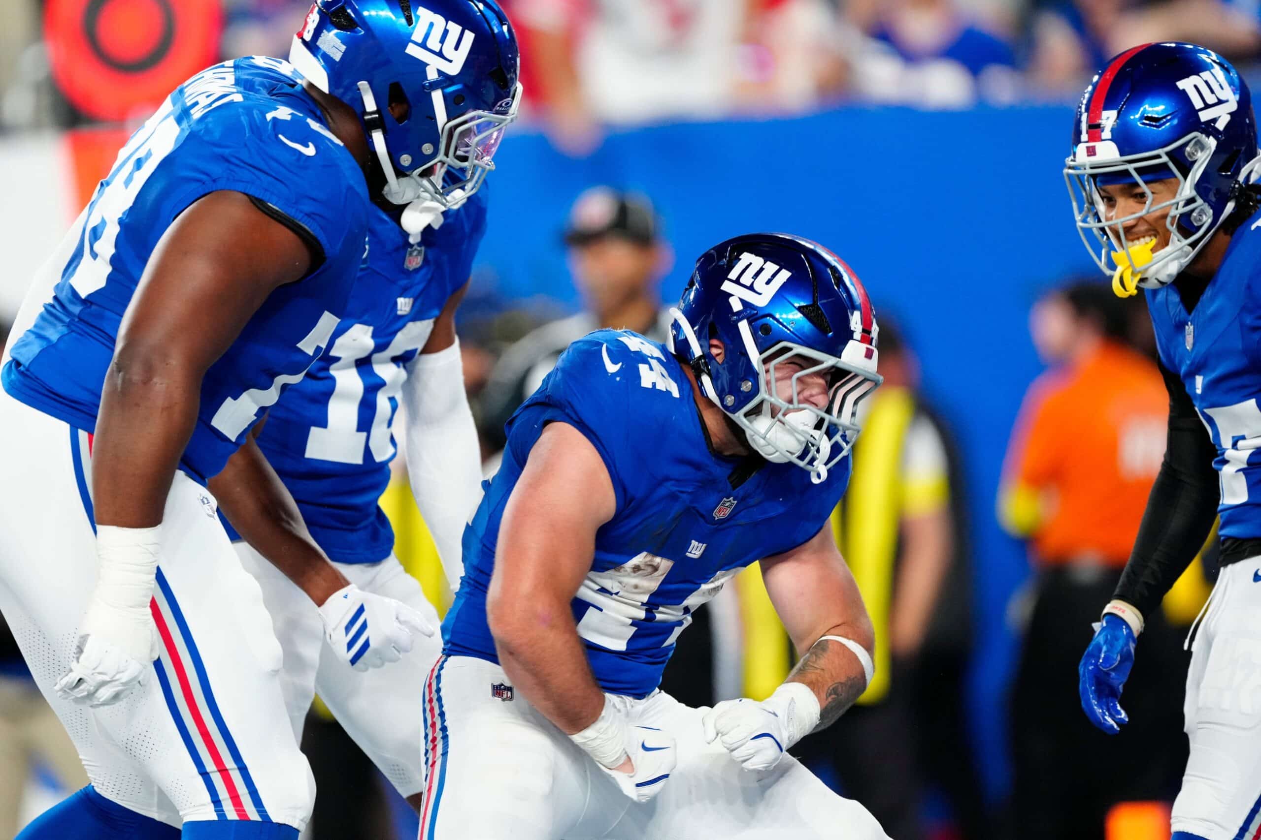 "Oh My God" Giants' Cam Skattebo Sees Girlfriend Go Insanely Viral Vs Chiefs On Sunday Night Football - Gridiron Heroics