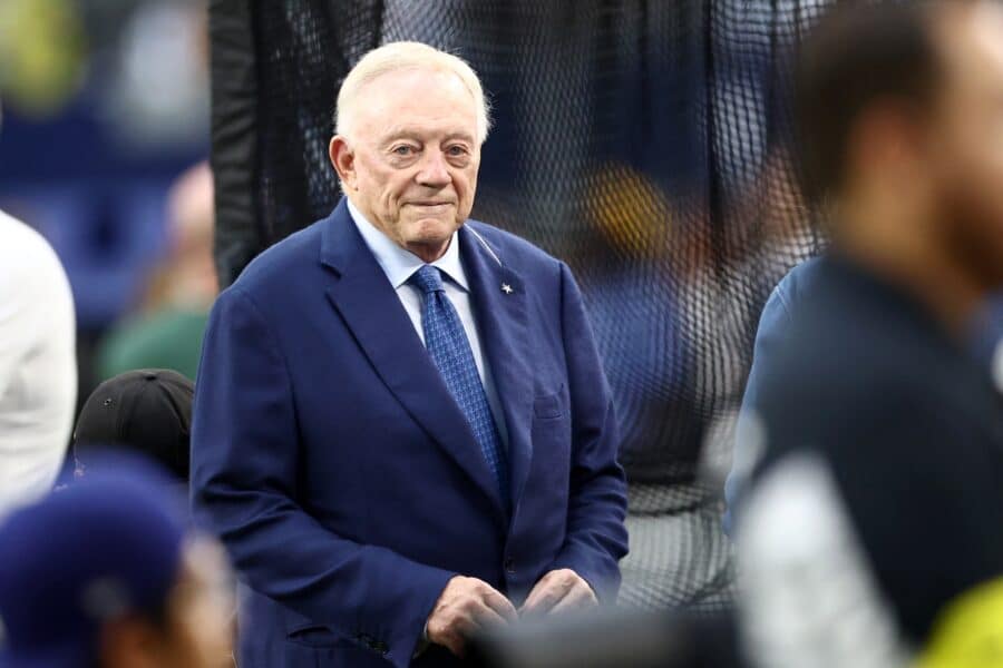 “There’s $100 Billion Present Value”: Cowboys Owner Jerry Jones Just Dropped a Billion-Dollar Bombshell 1 Sep 28, 2025; Arlington, Texas, USA; Dallas Cowboys owner Jerry Jones looks on before the game against the Green Bay Packers at AT&T Stadium. Mandatory Credit: Kevin Jairaj-Imagn Images