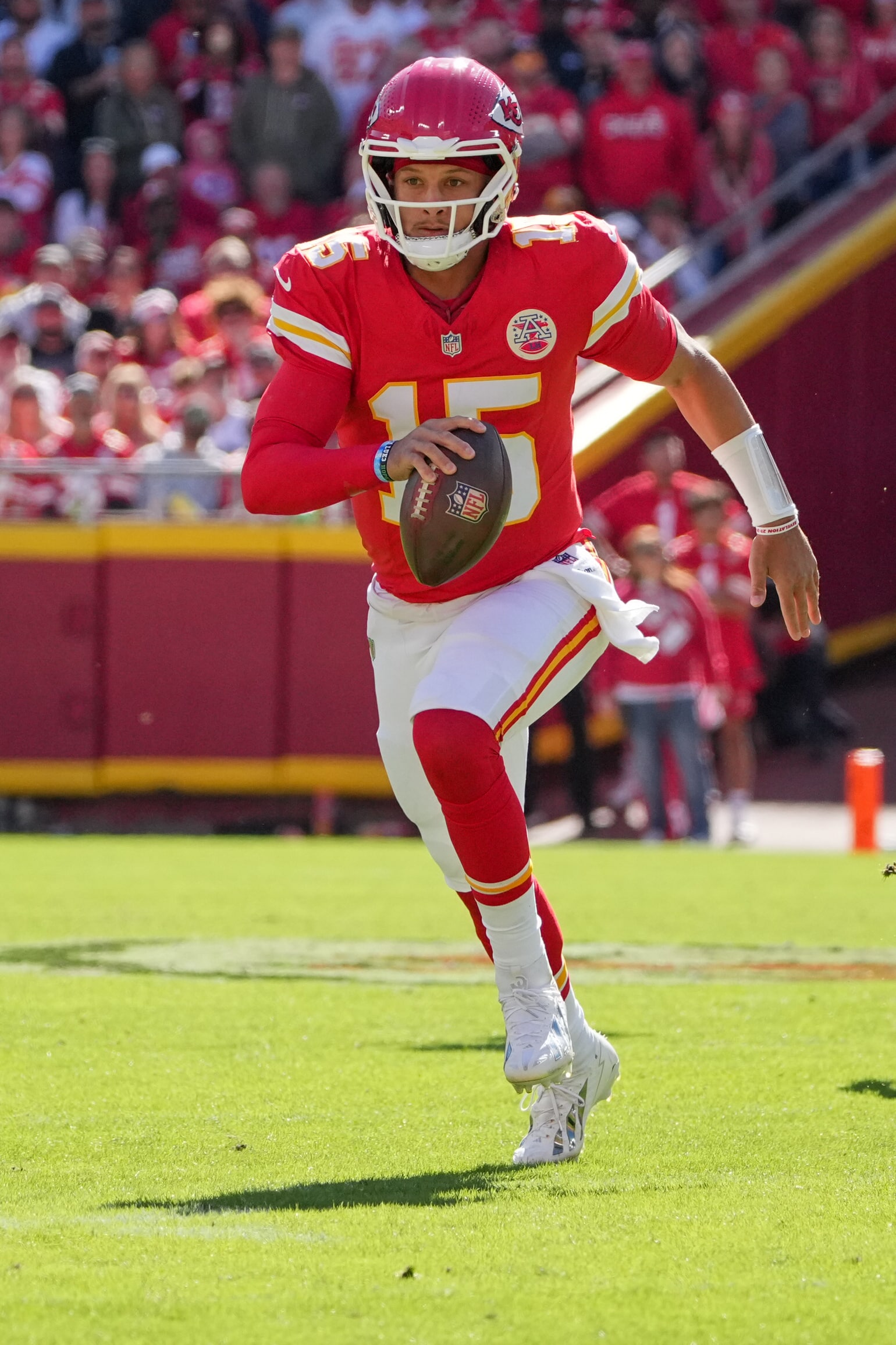 ESPN Football Insider Predicts What Chiefs Will Do at NFL Trade Deadline 3 Kansas City Chiefs, Patrick Mahomes, NFL
