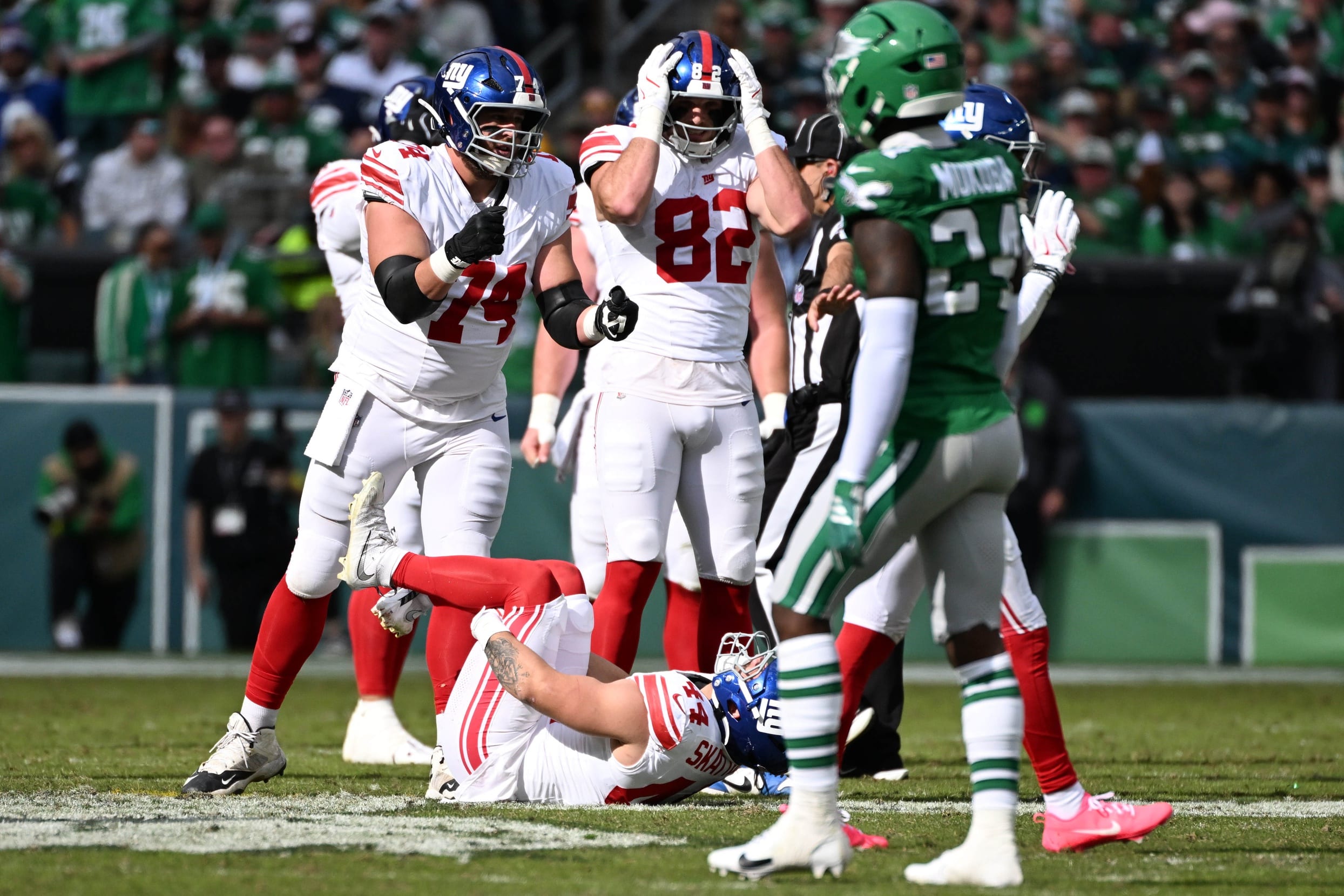 GRAPHIC, EMOTIONAL, DEVASTATING Cam Skattebo's Season-Ending Open Tibia  Fracture Leaves Giants Reeling, Jaxson Dart Emotional On Sideline (Video) -  Gridiron Heroics