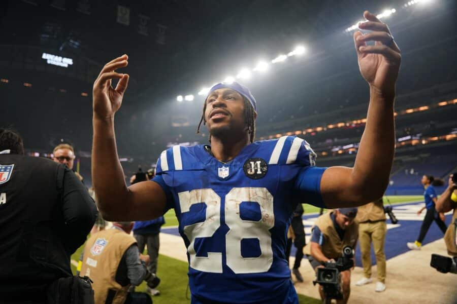 “UNREAL”: NFL Can’t Believe What Colts’ Jonathan Taylor Is Doing This Season
