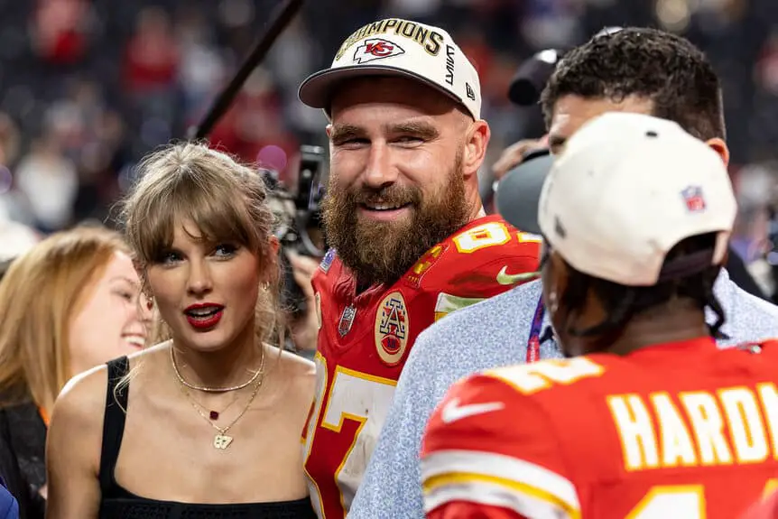 LOOK: Taylor Swift And Travis Kelce Turn Heads With Late-Night 1587 Prime Date After Chiefs Dominate Raiders 1 Taylor Swift with Fiancé Travis Kelce. Photo credits: Imagn