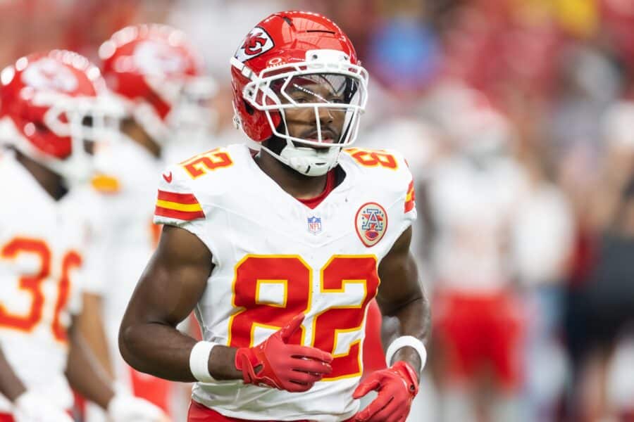 Chiefs Bring Back Jimmy Holiday to Strengthen Receiver Depth 1 Aug 9, 2025; Glendale, Arizona, USA; Kansas City Chiefs wide receiver Jimmy Holiday (82) against the Arizona Cardinals during a preseason NFL game at State Farm Stadium. Mandatory Credit: Mark J. Rebilas-Imagn Images