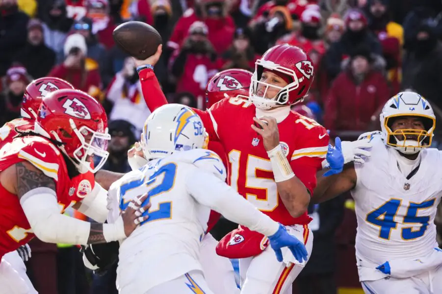"Chiefs Are Not In The Playoffs": NFL Fans Super Excited About The Kansas City Chiefs Missing The Playoffs This Season - Gridiron Heroics